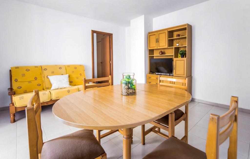 Stunning Apartment In Oropesa Del Mar Exterior foto